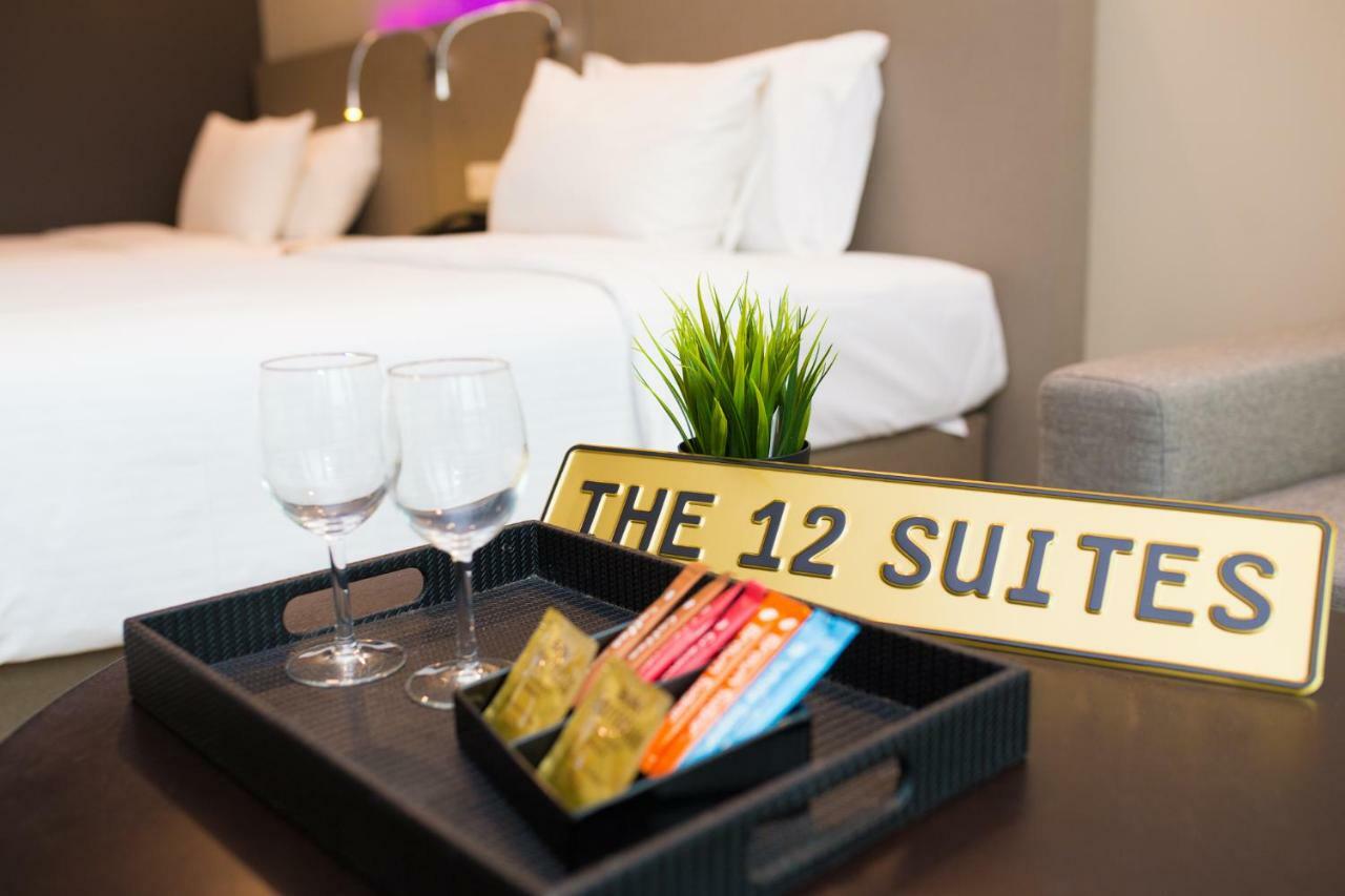 The 12 Suites @ Empire Damansara Petaling Jaya Esterno foto