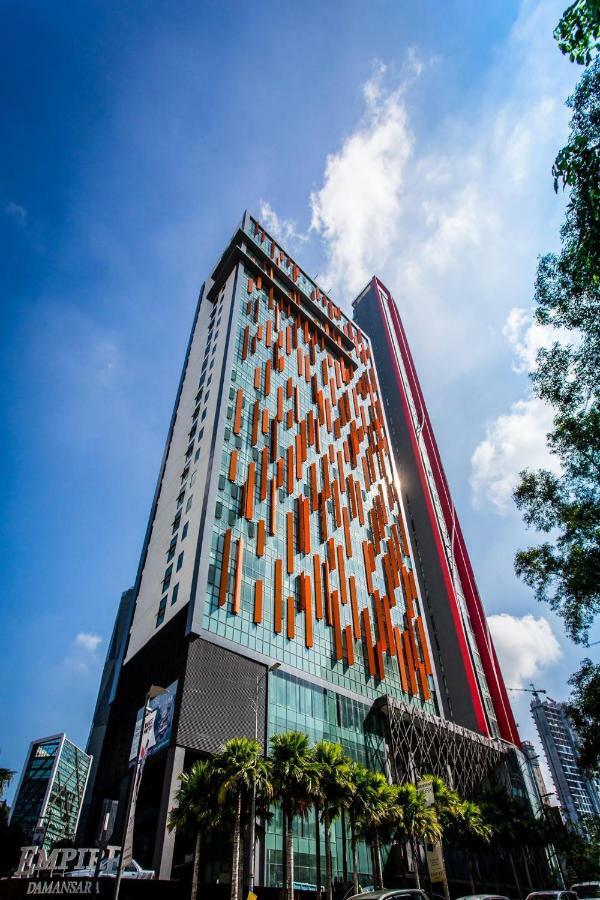 The 12 Suites @ Empire Damansara Petaling Jaya Esterno foto